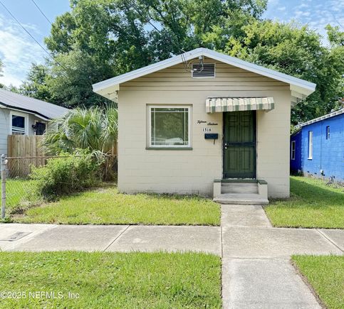 1516 W 15th Street