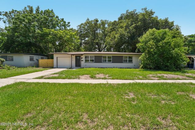 6918 Greenholly Drive Jacksonville, FL House Active - Photo 1 of 23. Opens carousel modal