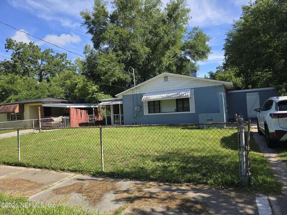 43 W 41st Street Jacksonville, FL House Active - Photo 1 of 19. Opens carousel modal