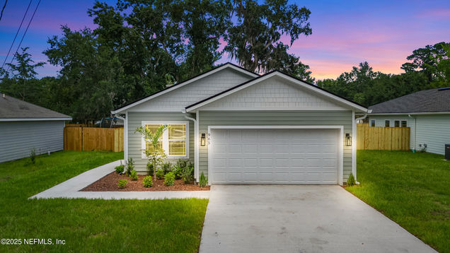 965 Florida Street Fleming Island, FL House Active - Photo 1 of 32. Opens carousel modal