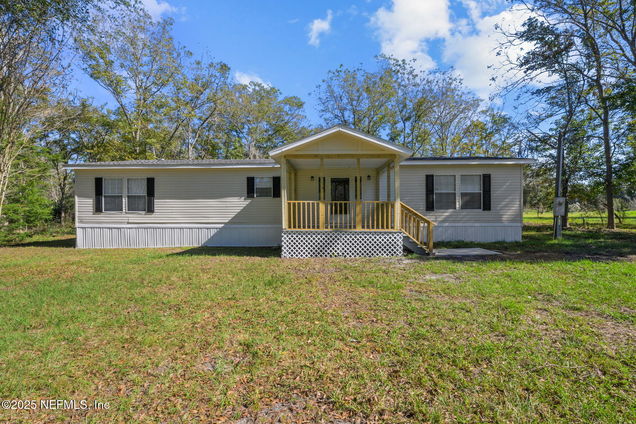 23239 NW 29th Avenue Lawtey, FL House Active - Photo 1 of 18. Opens carousel modal