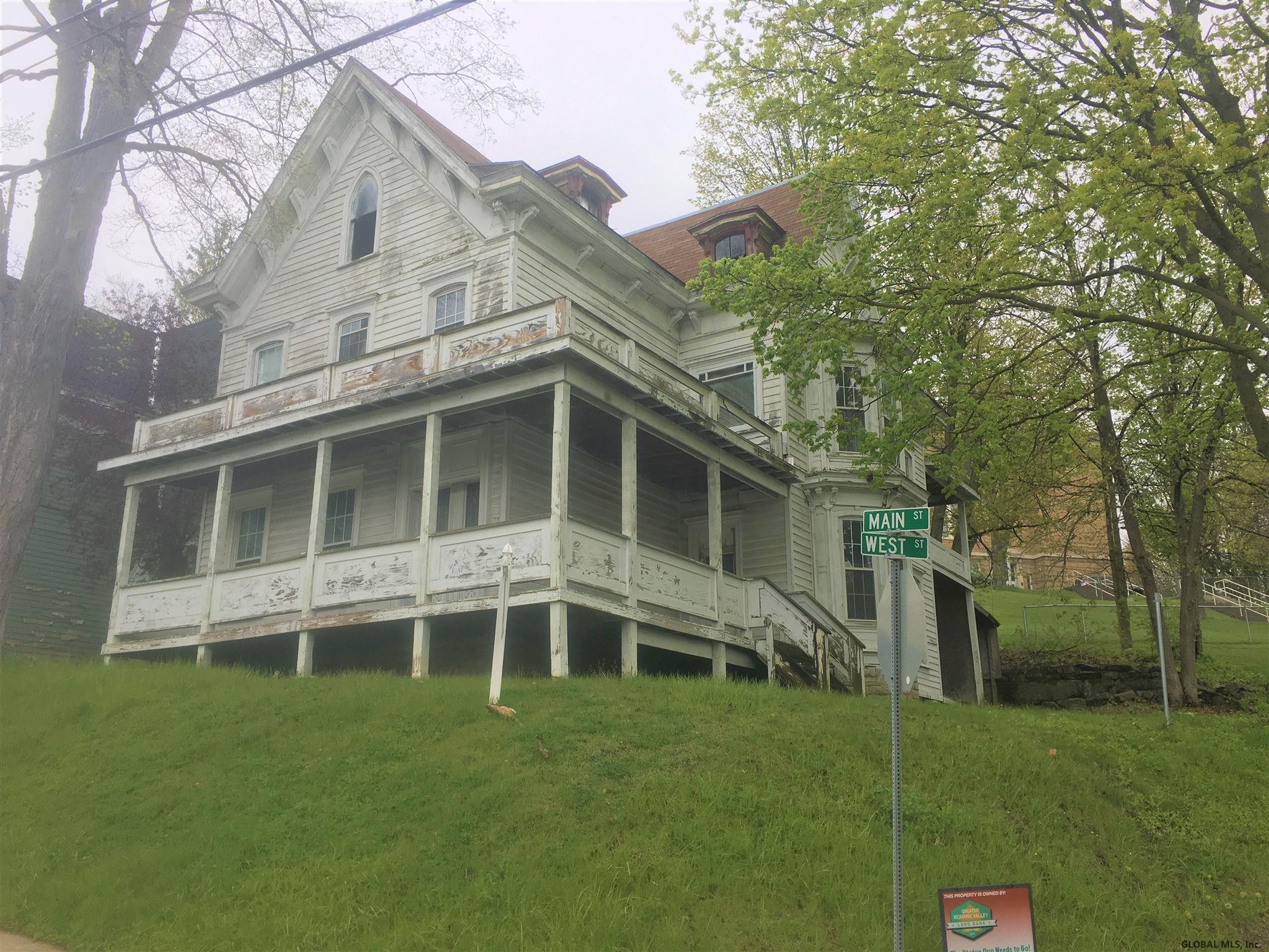 224 Main St  