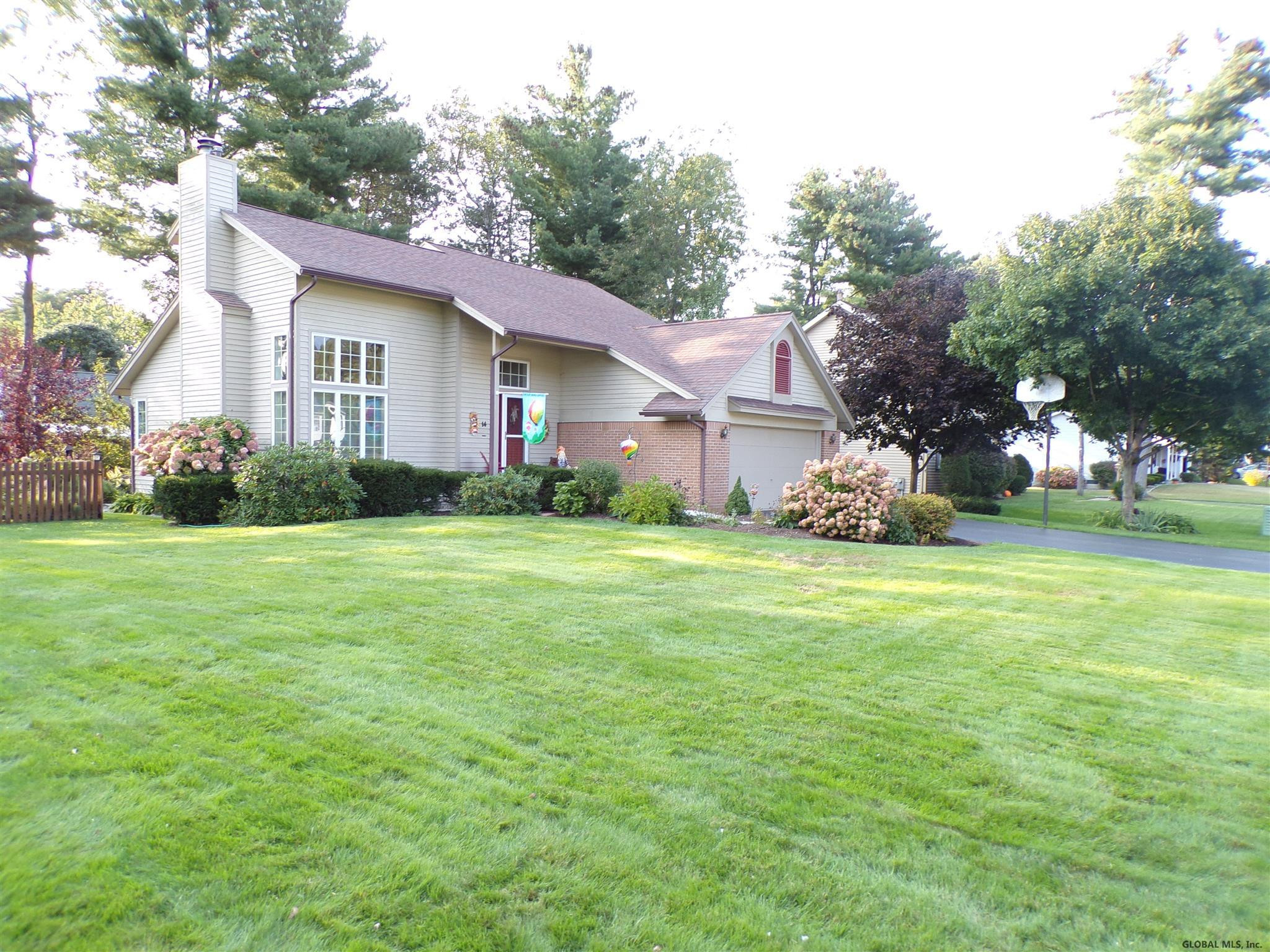 14 Oak Tree Cir  
