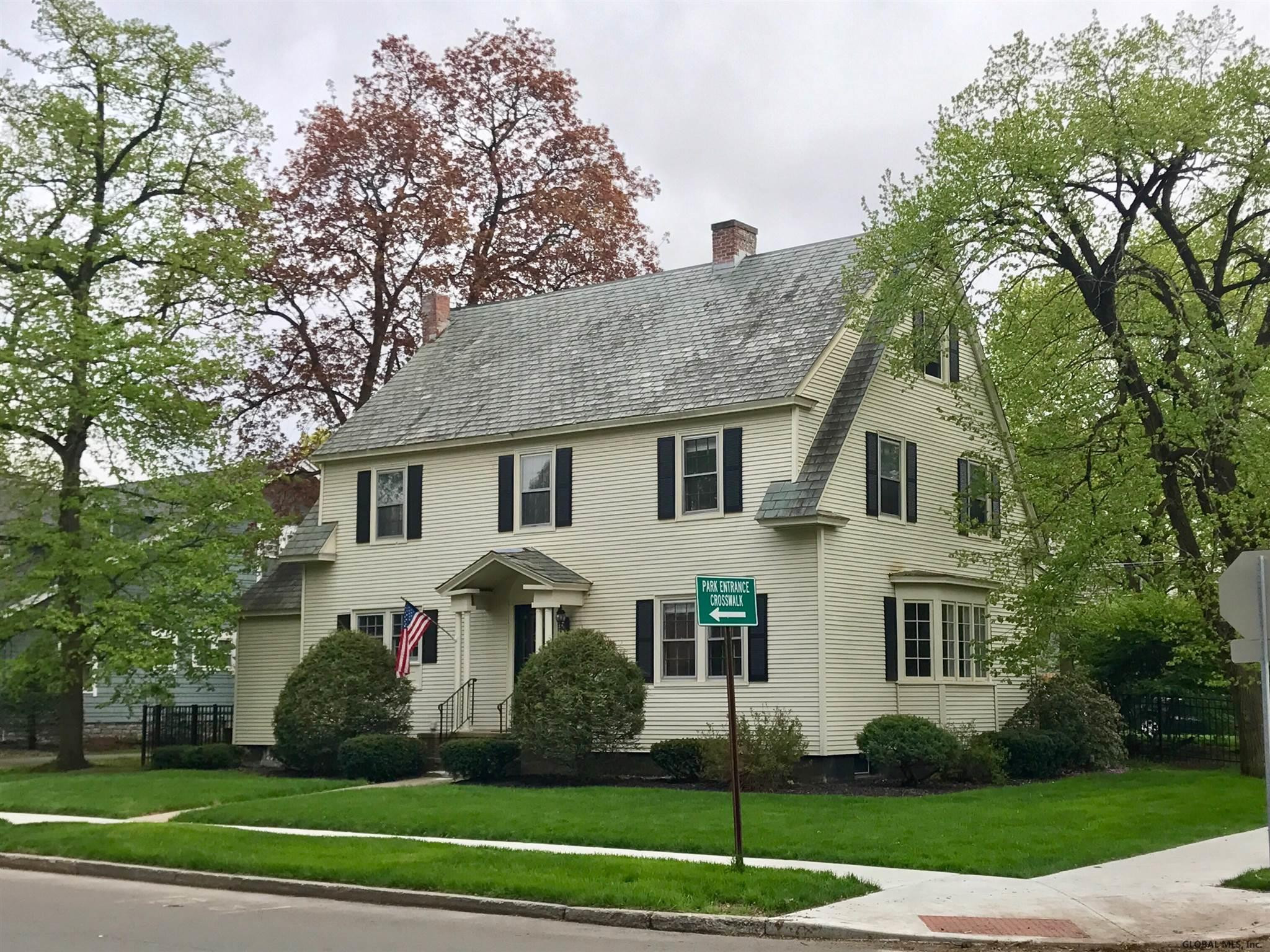 16 Horicon Ave  