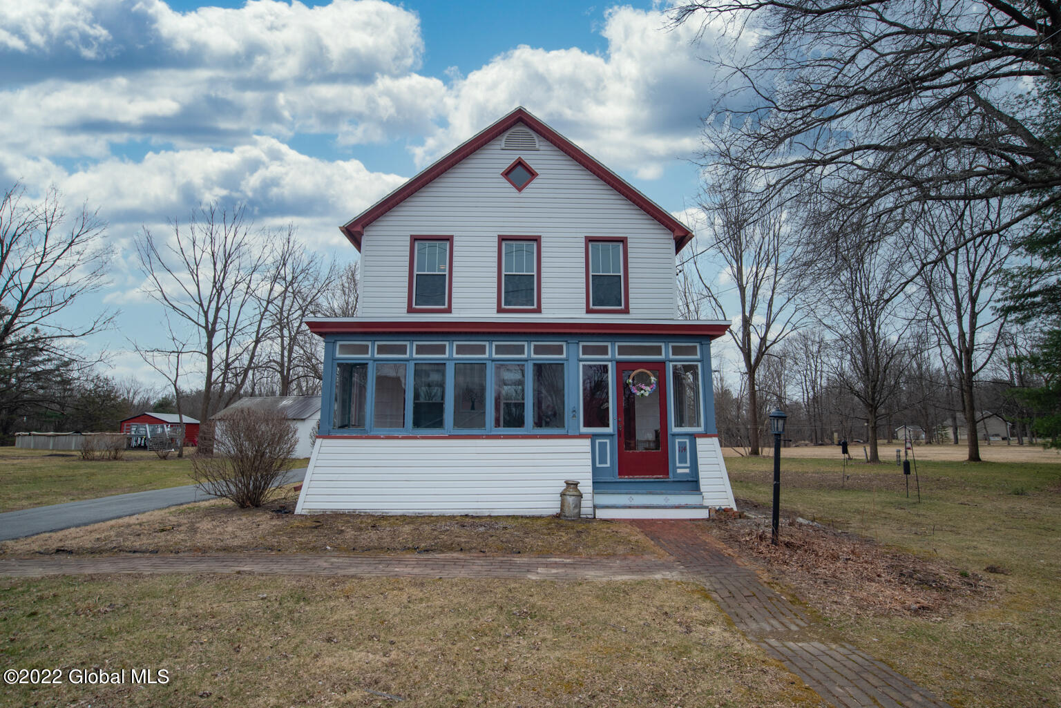 114 Scott Ave  