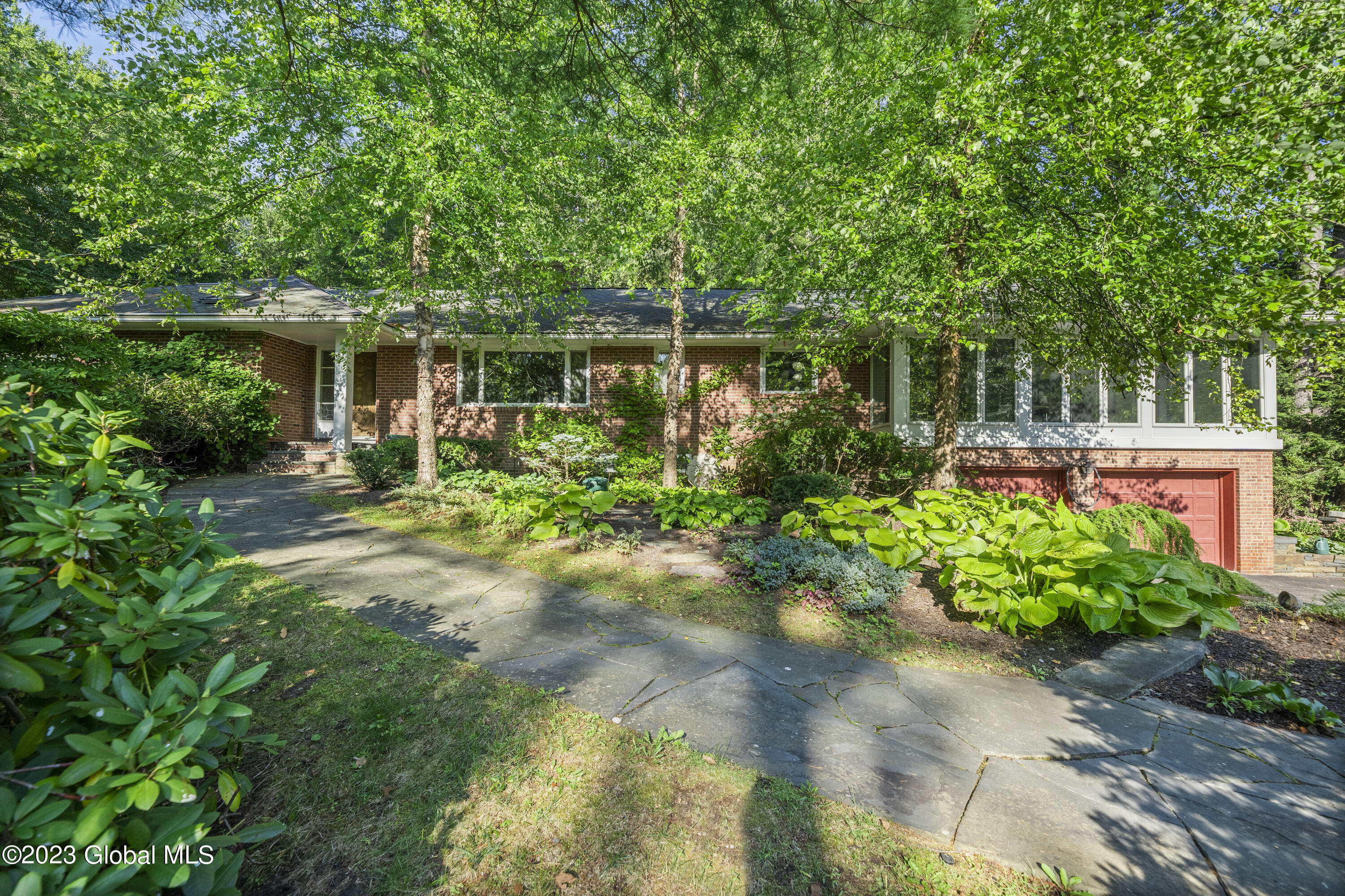 33 Upper Font Grv Rd