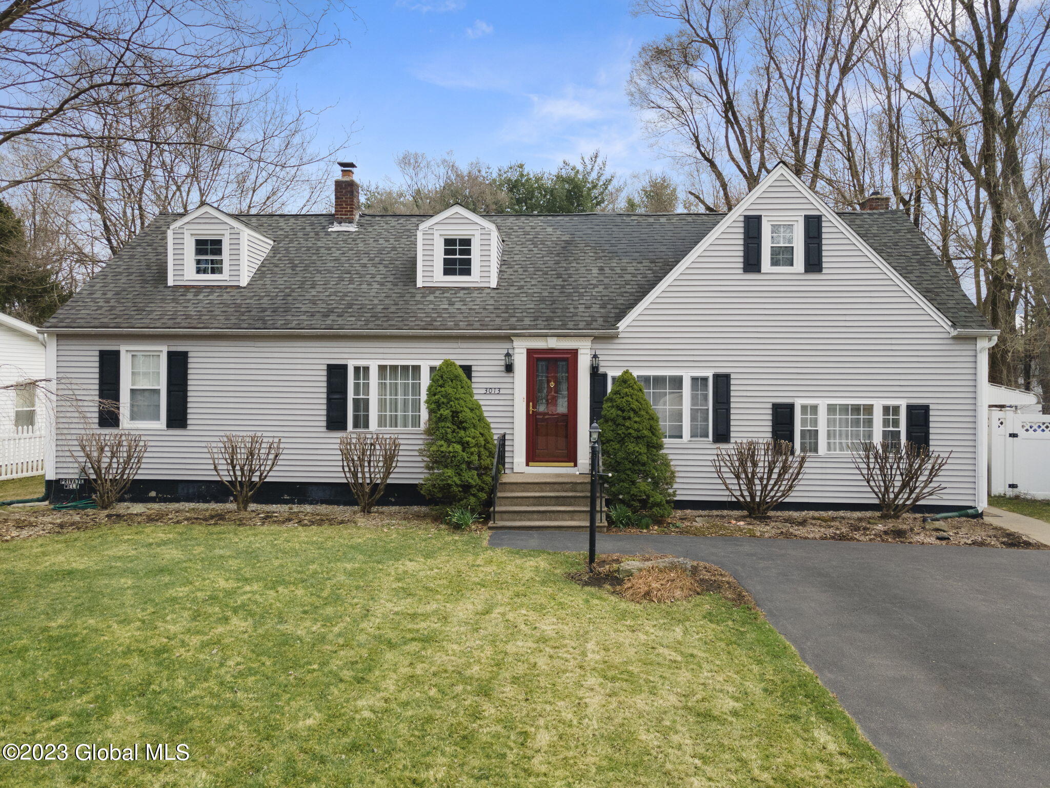 3013 Evelyn Dr  