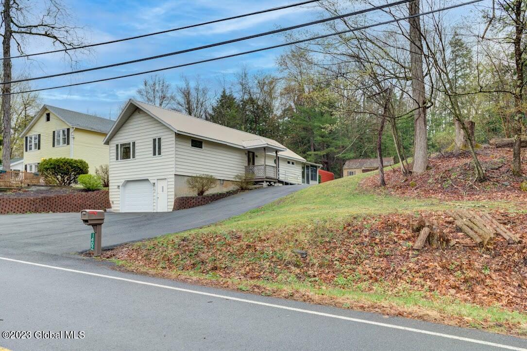 1402 Burden Lk Rd