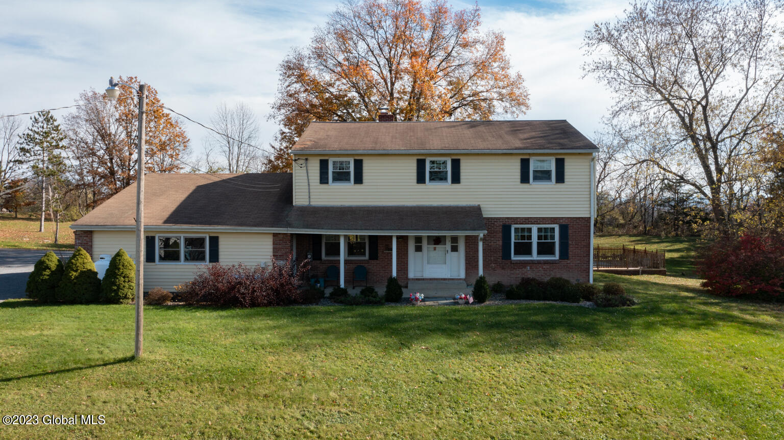 241 Hamilton Rd  
