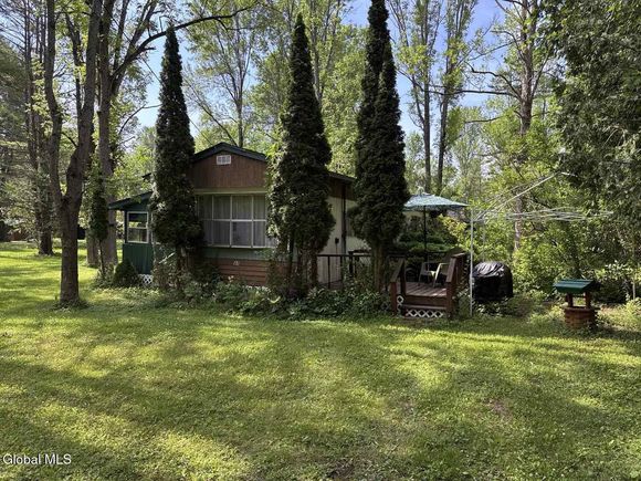 48 Spruce Avenue