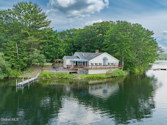 35 Loon Island Way