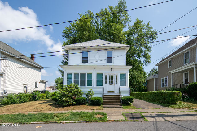 4 Frost Place