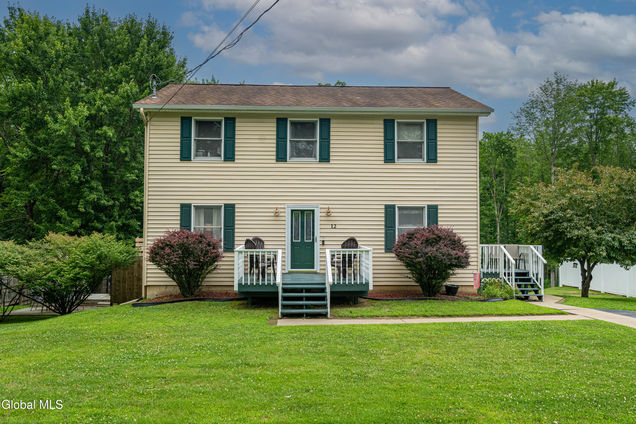 12 Thornwood Drive