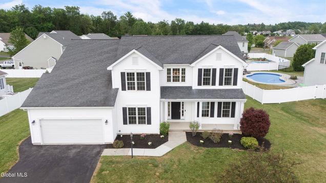 121 Bridle Path
