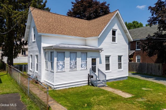 30 Newman Avenue
