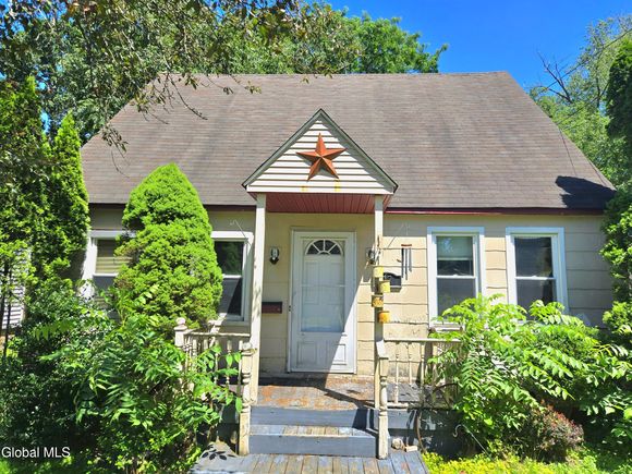 17 Bellrose Avenue