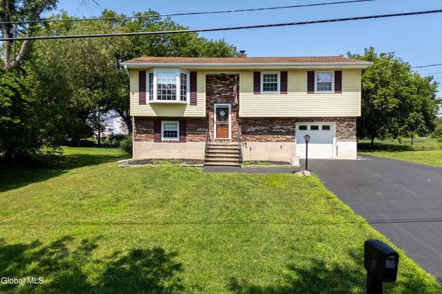 5 Cottontail Lane