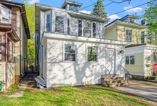 129 N Pine Avenue