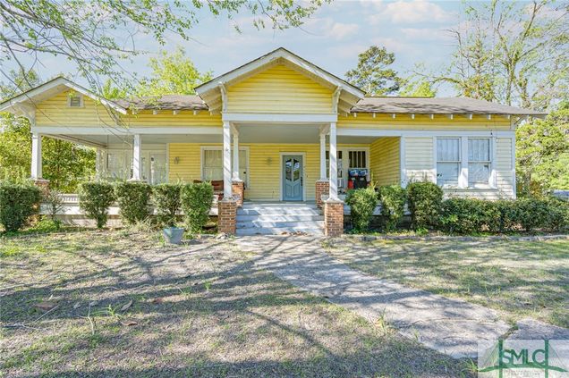 318 E Bay Street Jesup, GA House Sold - Photo 1 of 16. Opens carousel modal