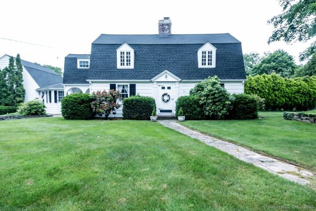 453 Chestnut Hill Glastonbury, CT House Active - Photo 1 of 39. Opens carousel modal