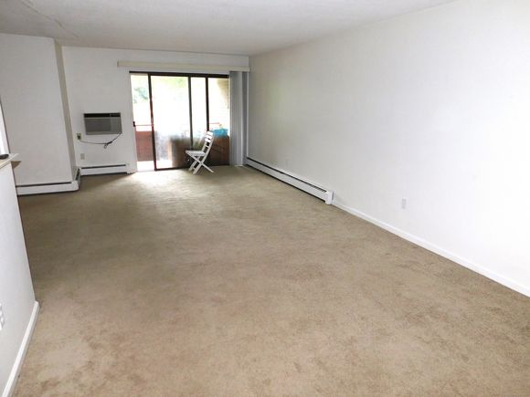 85 Oxbow Unit APT C3 Glastonbury, CT House Active - Photo 1 of 15. Opens carousel modal