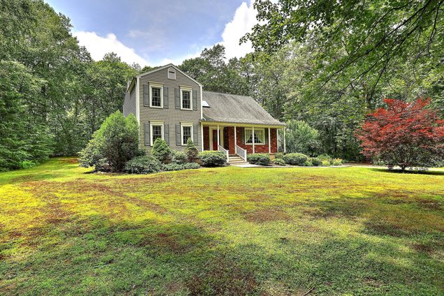 679 Litchfield Bethany, CT House Active - Photo 1 of 40. Opens carousel modal