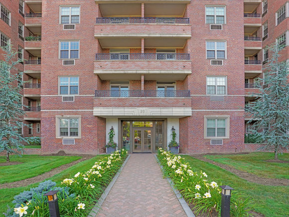 20 Church Unit B62