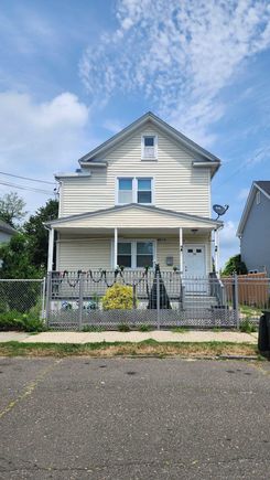 33 Trowel Unit 2nd Fl. Bridgeport, CT Apartment Active - Photo 1 of 21. Opens carousel modal