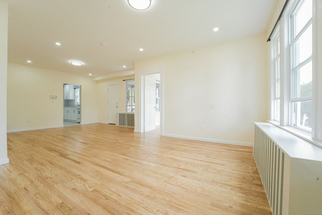 21 Lake Waterbury, CT House Active - Photo 1 of 17. Opens carousel modal