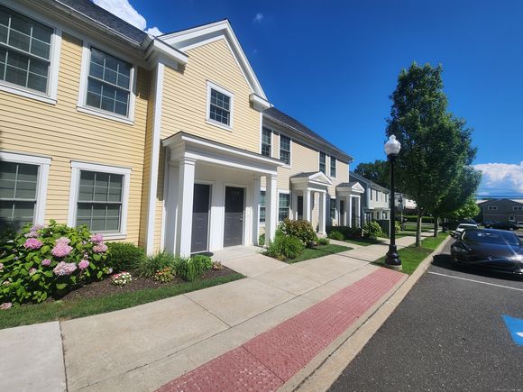 10 Rockfield Unit 10 Stamford, CT Townhouse Active - Photo 1 of 12. Opens carousel modal