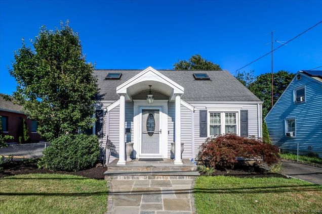 1098 William Bridgeport, CT House Active - Photo 1 of 29. Opens carousel modal
