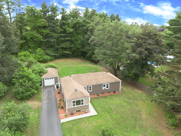 725 Lombard