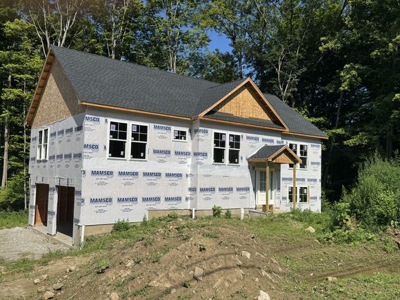 5 Brook Hollow
