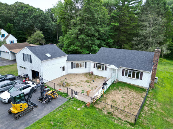 90 Wawecus Hill