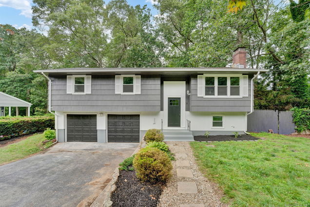 9 Parkwood Ledyard, CT House Active - Photo 1 of 40. Opens carousel modal
