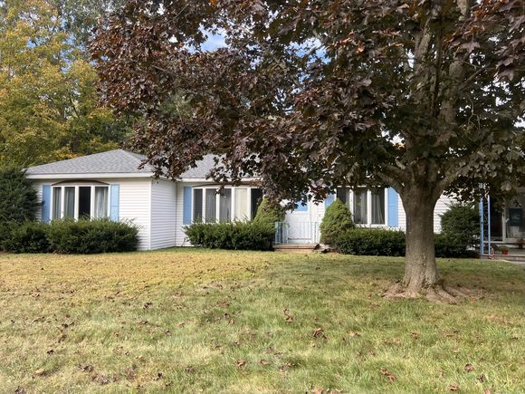 27 North Main East Hampton, CT House Active - Photo 1 of 18. Opens carousel modal