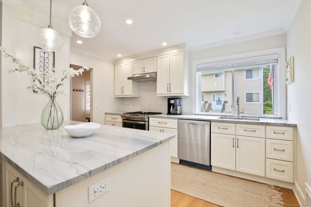 75 Cos Cob Unit APT 9