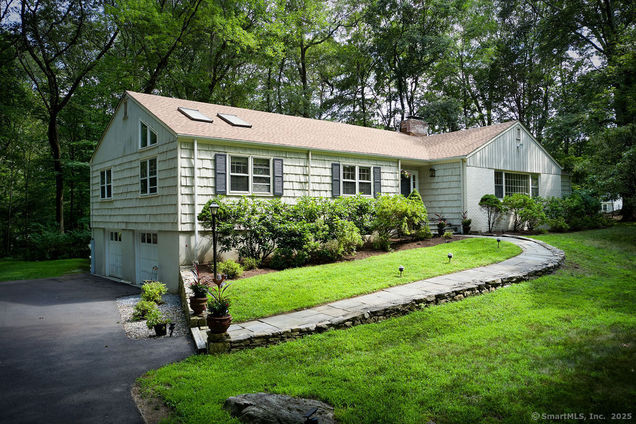 135 Foxwood