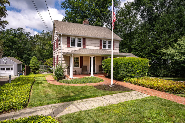 5 Hunter Greenwich, CT House Active - Photo 1 of 25. Opens carousel modal