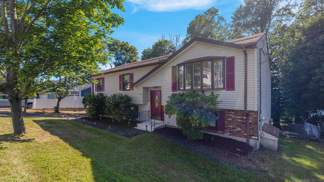 70 Island West Haven, CT House Active - Photo 1 of 40. Opens carousel modal