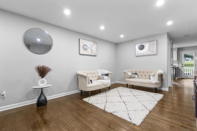 11 Fairway Unit 11 Cheshire, CT Townhouse Active - Photo 1 of 27. Opens carousel modal