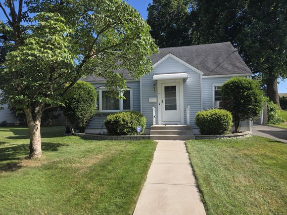 39 Westphal West Hartford, CT House Coming Soon - Photo 1 of 10. Opens carousel modal