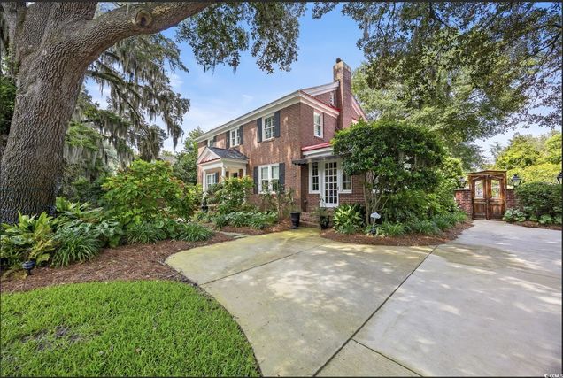 802 Elm St.