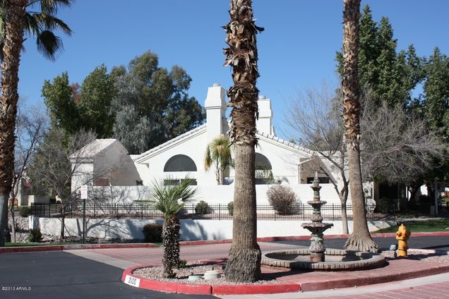 2100 W Lemon Tree Place Chandler, AZ Townhouse Sold - Photo 1 of 46. Opens carousel modal