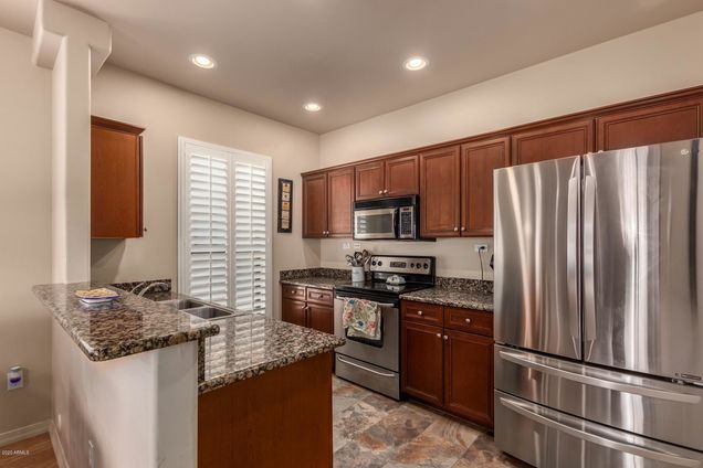 20660 N 40th Street Phoenix, AZ Condo Sold - Photo 1 of 27. Opens carousel modal