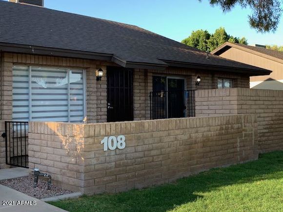 108 W Loma Vista Drive Tempe, AZ Townhouse Sold - Photo 1 of 31. Opens carousel modal
