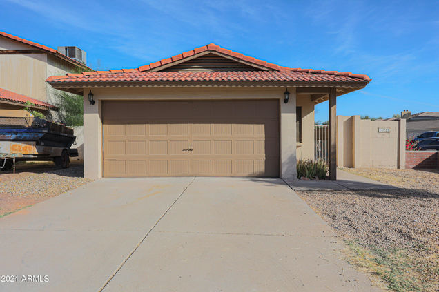 14233 N 50 Lane Glendale, AZ House Sold - Photo 1 of 28. Opens carousel modal