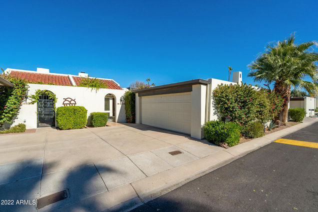1238 E Palacio Lane Phoenix, AZ Townhouse Sold - Photo 1 of 36. Opens carousel modal