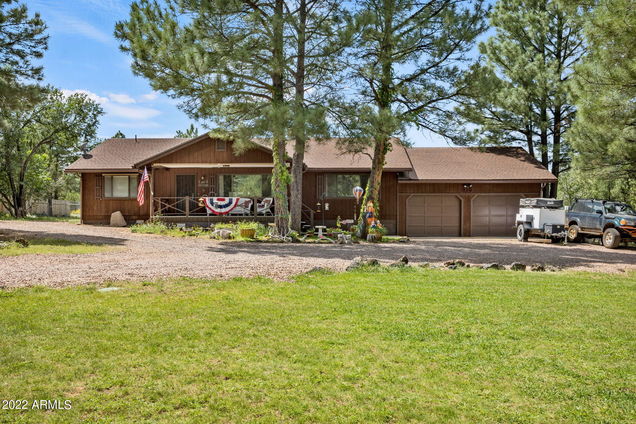 910 S 11th Street Show Low, AZ House Sold - Photo 1 of 29. Opens carousel modal