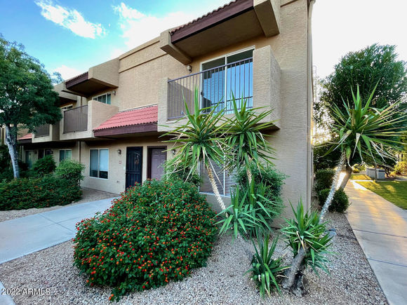 18239 N 40th Street Phoenix, AZ Townhouse Sold - Photo 1 of 52. Opens carousel modal